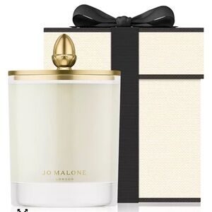 Retl$120 7oz Full size Jo Malone Dawn Musk White Candle